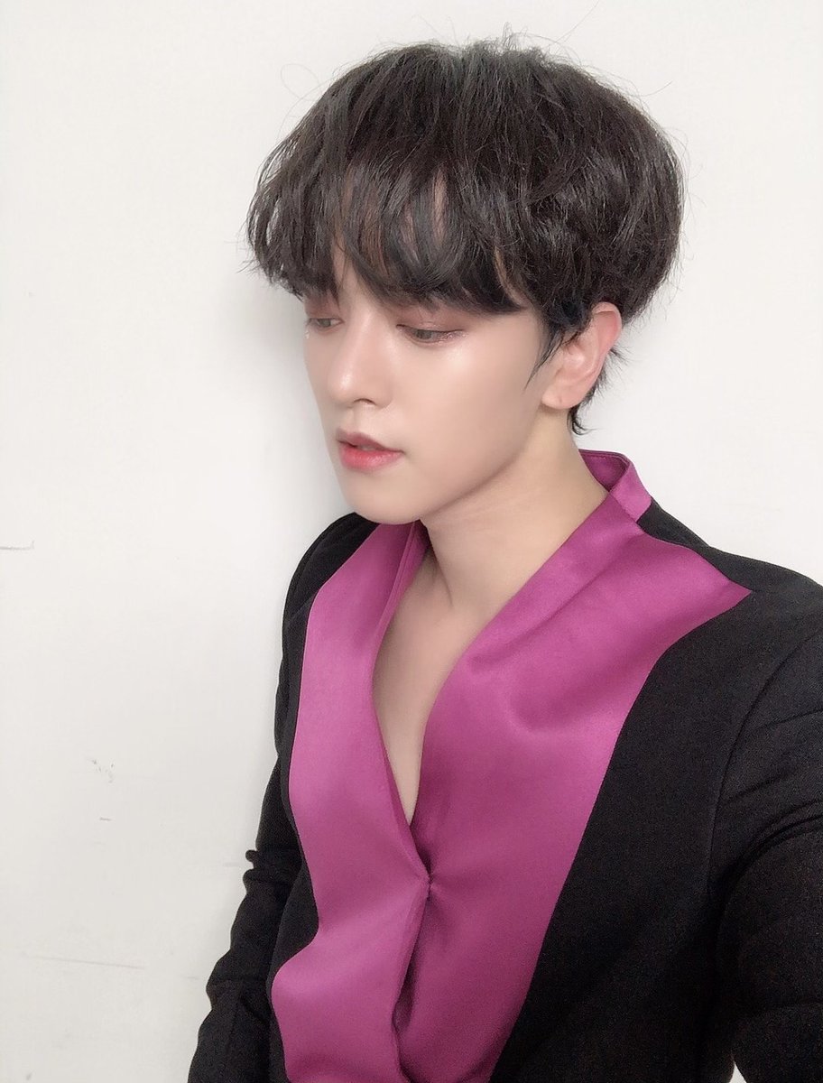 official_ONEUS's tweet photo. [#RAVN]
🌹🔥 엔딩 멋쟁이 김영조 🙏✨ https://t.co/wGuYrbpMQf
