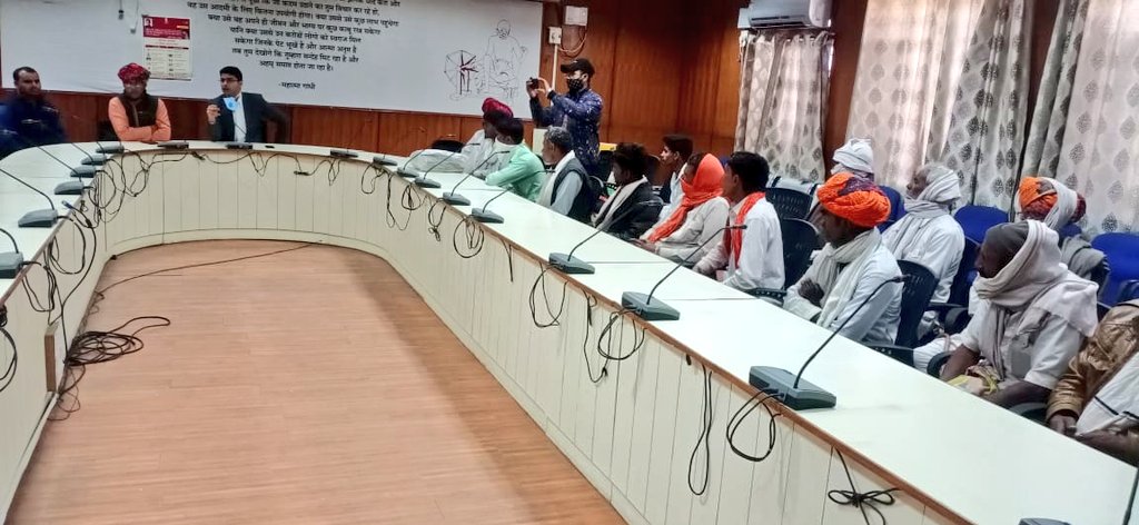 BainslaColonel's tweet photo. आज का दिन करौली डांग क्षेत्र के इतिहास में #मील_का_पत्थर साबित होगा। 74 साल से जिन लोगों ने मूलभूत सुविधाएं नहीं देखी, उन्हीं महिलाओं ने #कर्नल_बैंसला_फॉउंडेशन की अगुवाई में करौली कलेक्टर #श्री_सिहगजी को अपनी वेदना कोलेक्टरएट में सुनाई। आज मैं बहुत खुश हूँ-  बदलाव शुरू।
@RajCMO https://t.co/qmOo6qzSQu