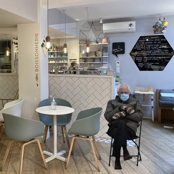 Désolé monsieur. Il va falloir y aller, le café est fermé encore pour quelques semaines.