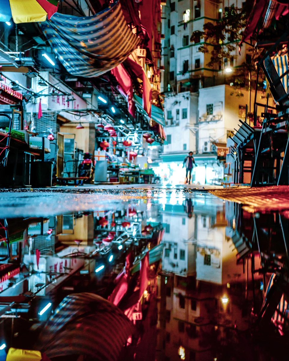 zirosou's tweet photo. night reflection #hongkong #nightphotography #streetreflection #LeicaQ #香港
https://t.co/XBK6WT0m1H https://t.co/U1YzhX3qz0