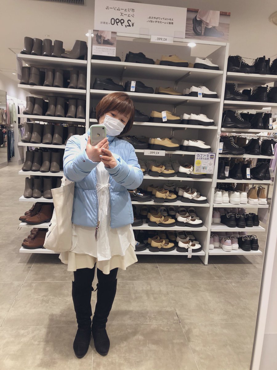 travelingfuture's tweet photo. #afterhaircut
#tommyhilfiger 
#オトナミューズ付録
#紀伊國屋エコバッグ
#apartbylowrys 
#universalmuse

かなりまるくなりました💚 https://t.co/G03m3dG7Wv