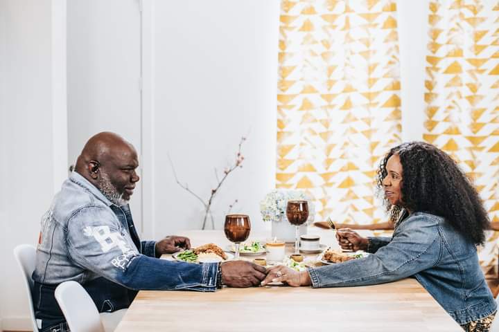 Never underestimate the sacredness of sharing a meal with the one you love. It seems so simple, but it builds a sense of closeness and connectedness that makes for a happy and healthy marriage. 💖

#MySacredHome