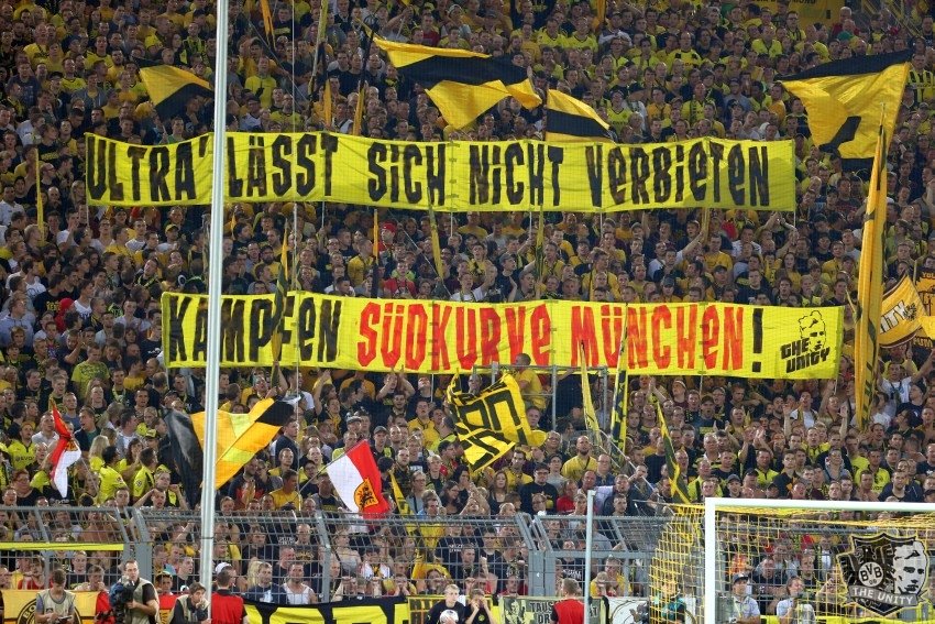 The Unity often showed solidarity with other fan and ultra groups on a range of issues, from police repression to fan rights, both in Germany and abroad. (15/21)