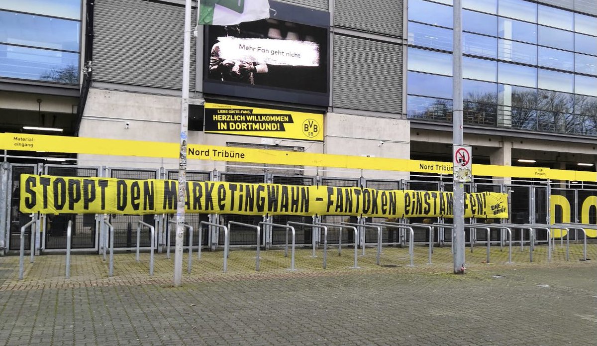 The Unity’s criticism on football commercialization also applies to their own club.The most recent example: BVB’s plan to start selling so-called fan tokens to fans abroad.“Stop the marketing madness!”(Via  @o_ricken, 17/21)