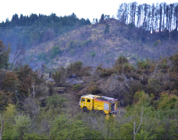 MaruOrtizTw's tweet photo. #Trevelin - #AldeaEscolar
"El incendio fue controlado en las últimas horas de la tarde de ayer. Ahora estamos en etapa de ´liquidación´ y buscando puntos calientes. Calculamos unas 5ha. quemadas", Fernando Epele, Servicio Provincial de Manejo del Fuego, en #ElMirador 📻 https://t.co/ThKF1dhMXB