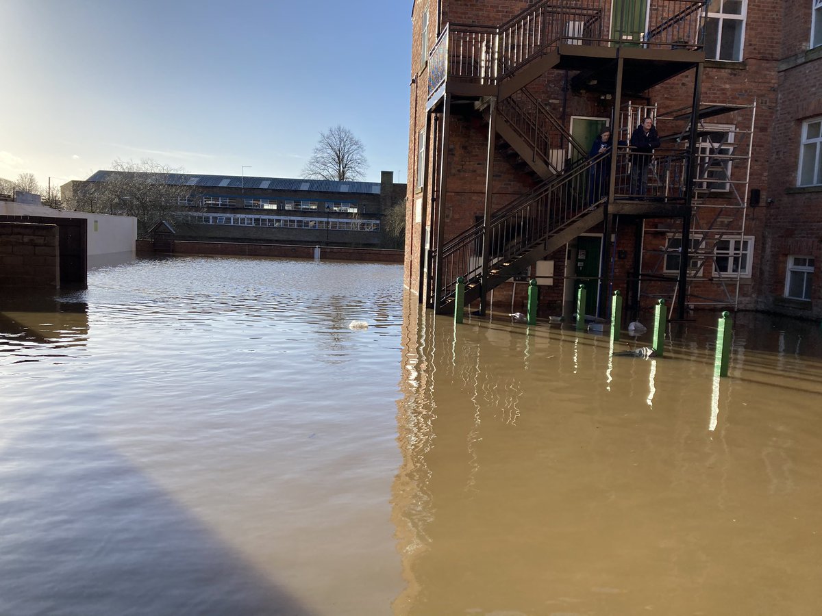 Lukesteele4's tweet image. Malton is today counting the cost of flooding after the grouse moors upstream failed to hold back rainwater.

It&apos;s no surprise that peatlands upstream in @NorthYorkMoors are the most burnt in England. We need to restore them to give communities back their flood barrier.