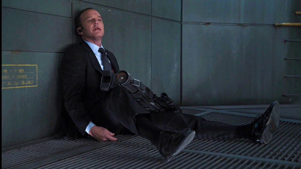 Un savon bleu qui permet de contrôler les esprits & de vous faire vivre dans "un endroit magique"? L'autre thématique commune, c'est la mort / résurrection ! (Loki a veillé à ce que Coulson ne soit pas trop en forme dans Avengers 1. Comme Thanos avec Vision dans le 3)