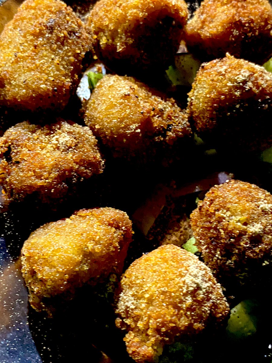 Now it’s turn for cuttack famous chops — Mutton Chop(ମଟନ ଚପ), Chicken Chop(ଚକେନ ଚପ), Egg Chop and Kalija Chop at Professor Pada...Yum yum...