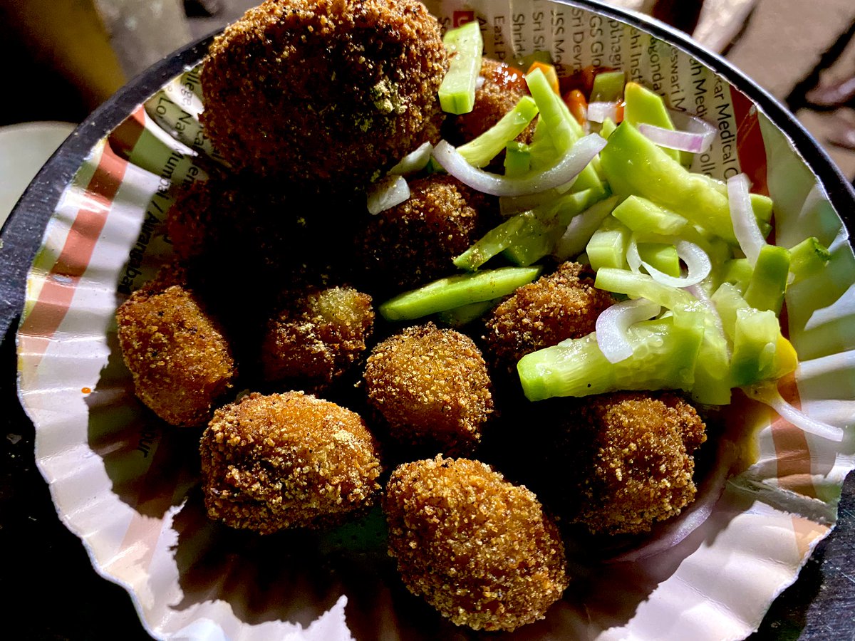 Now it’s turn for cuttack famous chops — Mutton Chop(ମଟନ ଚପ), Chicken Chop(ଚକେନ ଚପ), Egg Chop and Kalija Chop at Professor Pada...Yum yum...