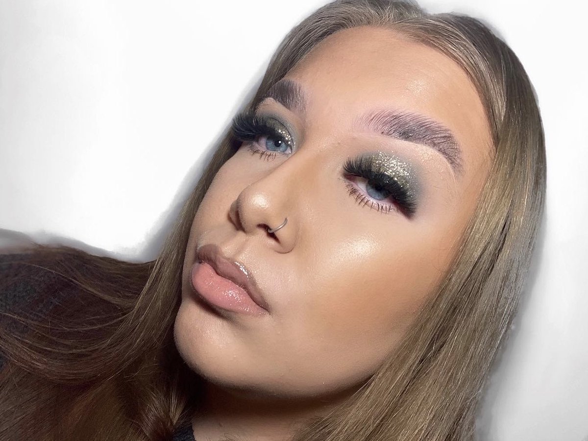 makeupbyxpops's tweet image. Hey @beautybay any space for me on your PR list🥺 
Been on my goals list since the start🤞🏼
🤞🏼💖🤞🏼
#followmebeautybay #followfriday