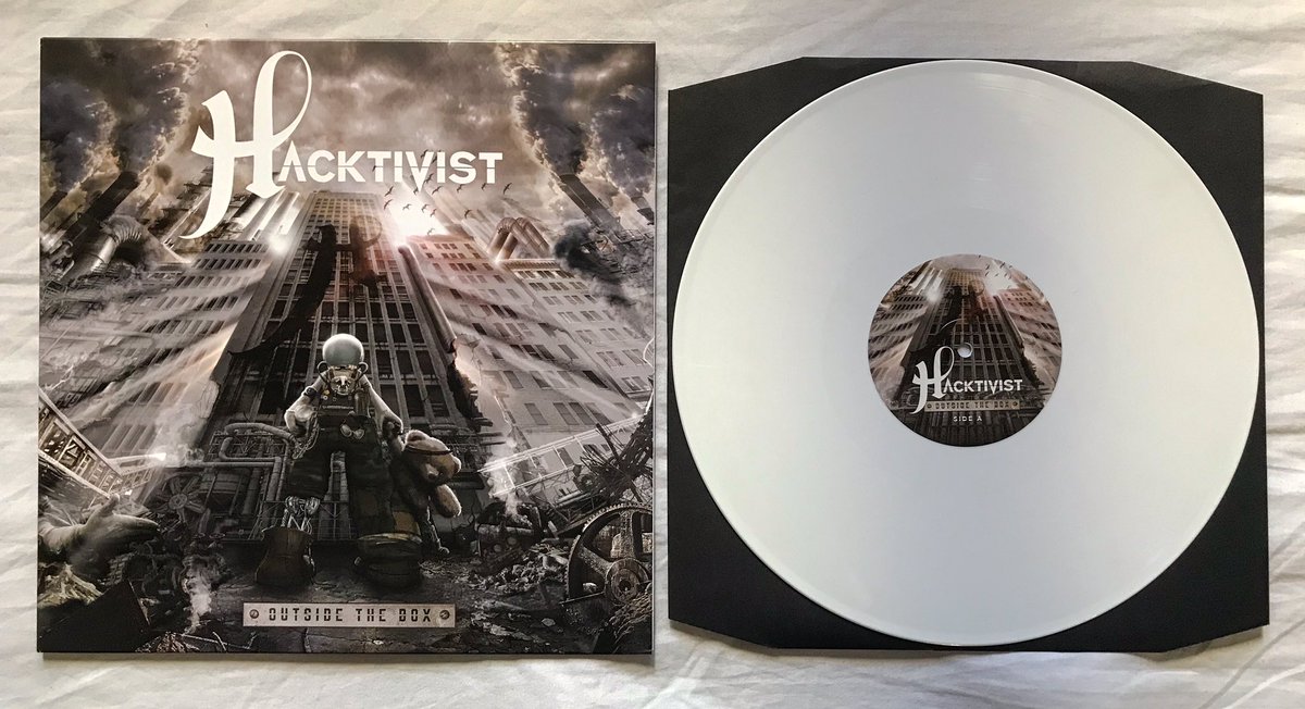 TodayVinyl's tweet photo. Today’s Spin: Hacktivist - Outside The Box

Super album, saw them live a few years back at Reading Fest and it was crazy. Love their sound, remind me of Enter Shikari. Check them out!#vinyl #lp #vinylcollection #hacktivist @HacktivistUK https://t.co/GSznAC7wXN