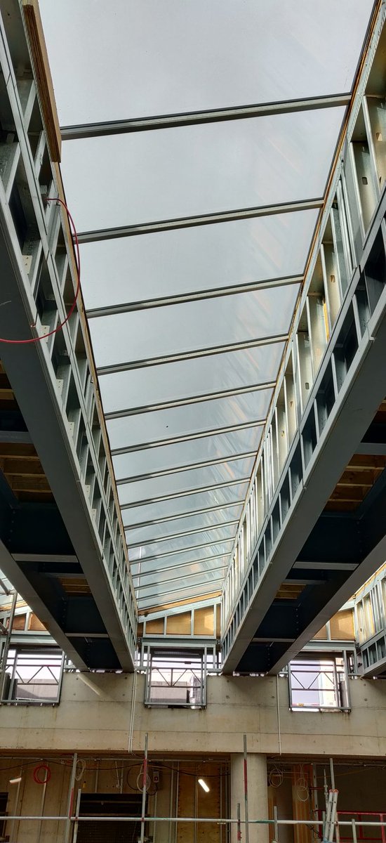 stephenl20151's tweet image. It&apos;s always great to see the building &apos;revealing itself&apos;, as the scaffolding is lowered for finishing works. #BAMConstructUK #CentreforStudentLife