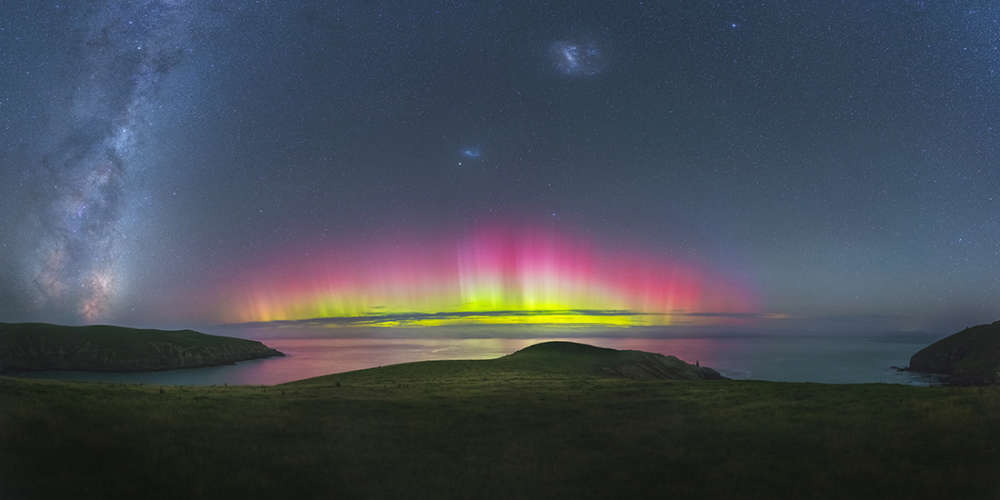 WorldSpaceClub's tweet photo. #Space #Photography 📸We L😍VE...

'Empyreal' by #PaulWilson

Highlighting the wonders of our Universe the vivid &amp; radiant colours of a flared up Aurora are reflected on the water at #Christchurch, #NewZealand framed by 3 galaxies

#SpaceHour #Astro #Astrophotography #STEM #STEAM https://t.co/C6TzM4EA4p