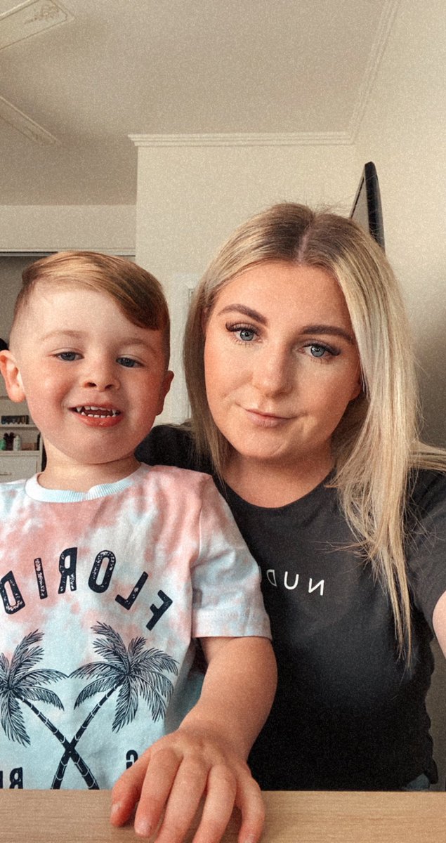 Incase you forgot about us. Hi from me and Kel 🤗