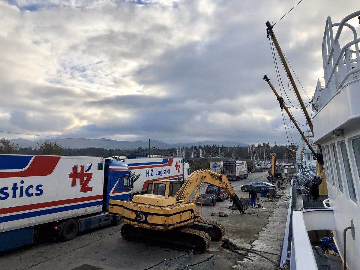 Wjj66W's tweet photo. Any update for the industry here in Wales? Photo of transport waiting at the Quay side this time last year at Porth Penrhyn, 80 Ton + all for export, to much of a gamble to attempt a 10t load at the moment, something has to change. #YFenai #CregynGleision #CymruBach https://t.co/AME2TiKoCR
