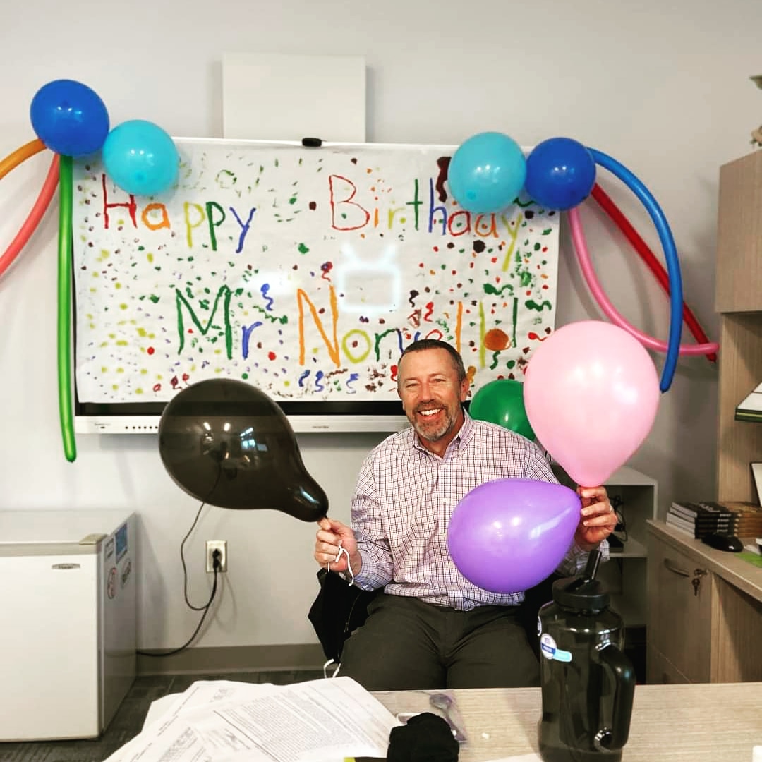 Happy Birthday to our awesome Principal <a href="/jackson_norvell/">Jackson Norvell</a>!
We hope you have an awesome day. You deserve it! #nhcschat
💙🧡🐬🎉🎈🎂🐬🧡💙