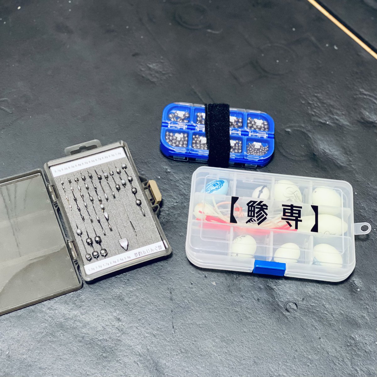 夢釣丸 まさぶう 今日はいろんな針と様々な重りでジグヘッドを作ってみました ガン玉や割りビシで針を挟んで 空いた隙間を半田で充填しました フロートも一揃え整理してあとは実戦あるのみ また 潮が良くなったら天草に行ってみようと思います