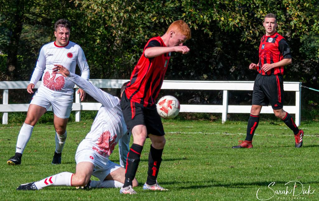 Hope everyone is keeping safe during these times 🤞

A bit of fun to get us through the lockdown.

What is going on here? 😂
Let's see who can come up with the best caption for this photo 😉

Mon I Machar 🔴⚫🔴