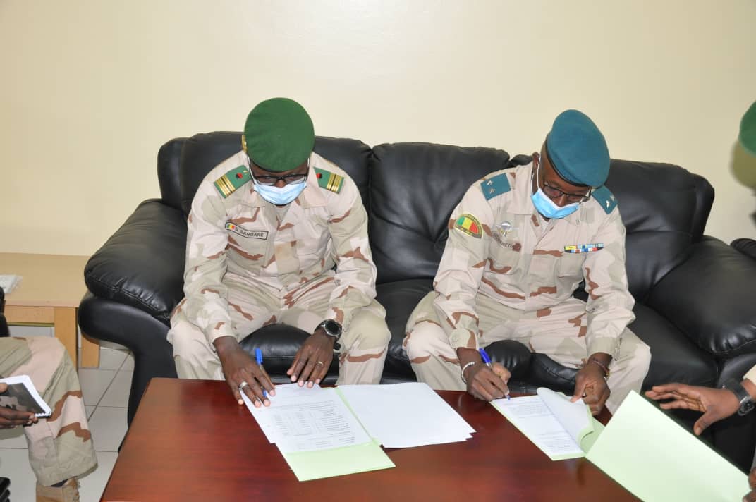 berethem's tweet photo. en passant service nouv DG @EMP_Bamako j'ai rappelé importance mobilisation  partenaires @ecowas_cedeao @UN_MINUSMA @PNUDMALI   @UNIDIR @UNPOL @uk_mali @SwissMFA @NLauMali @JapanGov @FranceauMali  @SecuriteML @FAMa_DIRPA   @AmbCanMali @DDCMali  @AU_PSD @AfricaDcaf @GermanyDiplo https://t.co/k2IkozsZts
