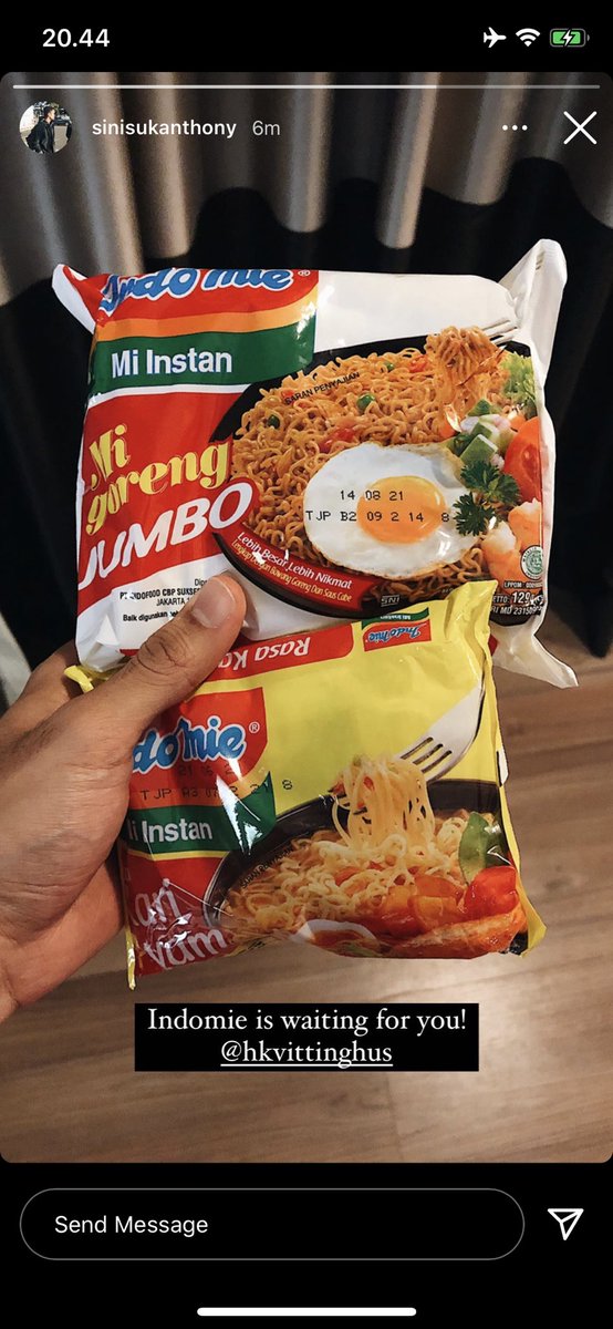 Buru sponsorin selama setahun 😂 <a href="/sinisukaanthony/">Anthony Sinisuka Ginting</a>