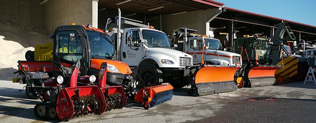 We are preparing for first snow of the season by brining key routes including major roads, bus routes, bridges, and the 15 most-used pathways and bike routes and are opening additional indoor spaces for people experiencing homelessness. Learn more: ow.ly/pi7L50DfRfA