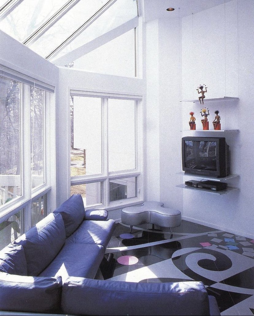 AlcottHigh's tweet image. 📼Mid 90’s📟 home decor.