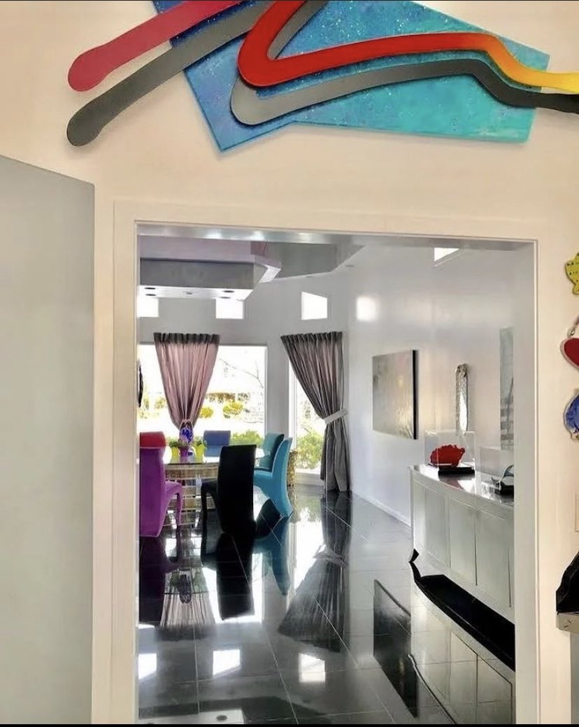 AlcottHigh's tweet image. 📼Mid 90’s📟 home decor.