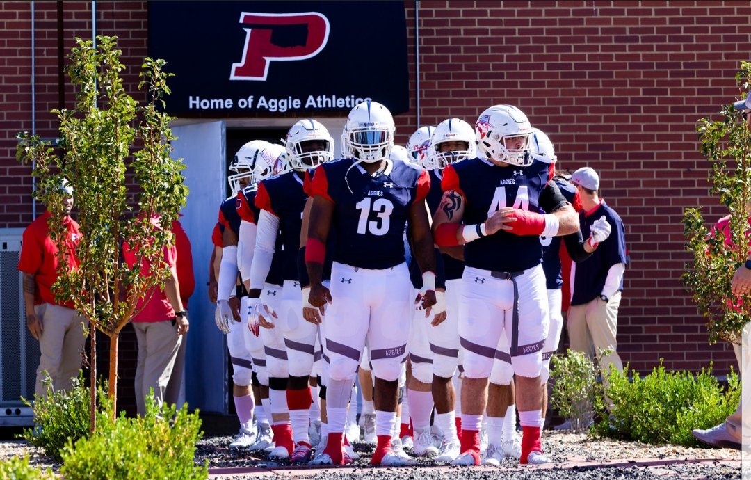 BlakeCrandall's tweet photo. Thank you OPSU for giving me the opportunity to work my dream job. My time here has come to an end &amp; will be headed to Delta State University, where I will be continuing my education &amp; working with DSU football. S/o to the coaching staff &amp; my players at OPSU much love!
-BC https://t.co/DBZnkxIJ5d