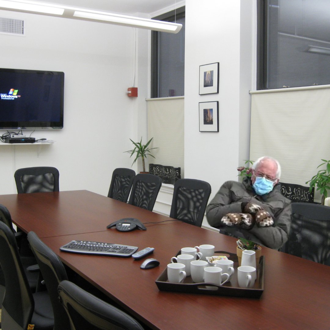 modoppr's tweet image. When you are the first one at a meeting....#Berniememes #PRproblems