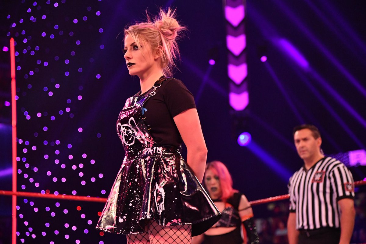 SlayedByBlissX's tweet image. Love this gimmick with how Lexi is a complete badass one minute then totally freakin adorable the next.