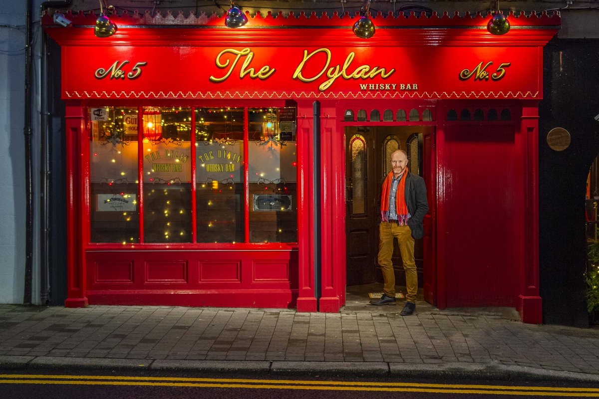 Anyway, here's my thread of pix, as a thank you to all the bar staff, for all the years I talked shite at you, slurred my order, forget to add the Guinness til the last minute, kept ya back for just one more round....Thank you for always putting up with me. We'll see you soon. x