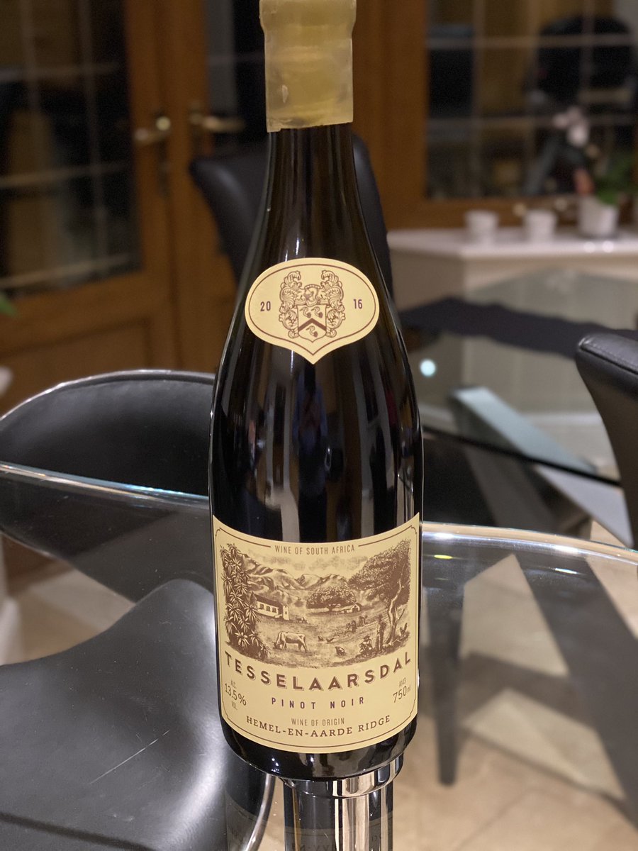 alexdc1's tweet photo. #thewineoftonight is @TesselaarsdalW
2016 Pinot Noir and it’s a perfect Friday tonic #saveSAwine #buyjanuary https://t.co/eRwHbGo1qo