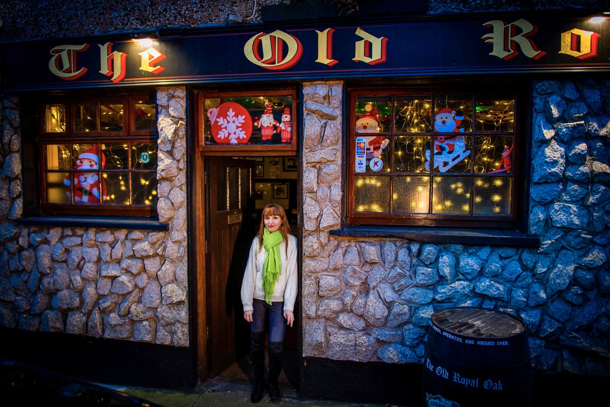 Anyway, here's my thread of pix, as a thank you to all the bar staff, for all the years I talked shite at you, slurred my order, forget to add the Guinness til the last minute, kept ya back for just one more round....Thank you for always putting up with me. We'll see you soon. x