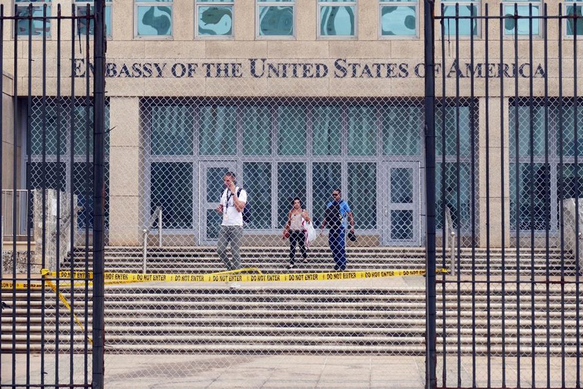 12/ One of the top hopes of many Cubans is for the  #USA to reopen its consulate in Havana and to resume the pace of visa processing.  #Cubans currently have to travel to  #Guyana to pick up their US visas but there are no flights there due to the pandemic, leaving them in limbo.