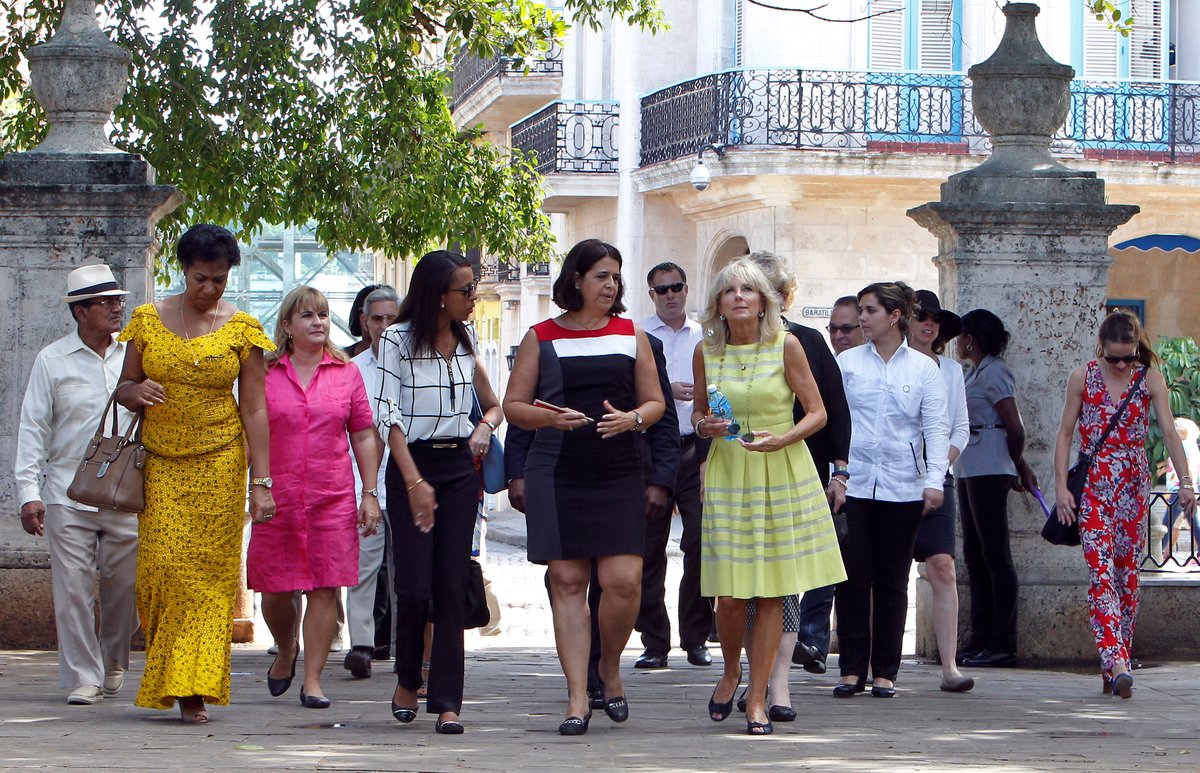 7/ "Es importante que nosotros interactuemos con funcionarios que realmente conocen Cuba, no con quienes hablan por lo q les cuentan o por la influencia que reciben," said Cossio, noting that the new president's wife Jill Biden visited in 2016