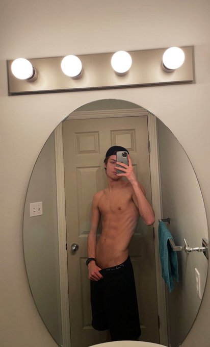 1 pic. RT for me? ? https://t.co/MlAydOwbrX