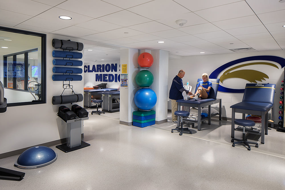 NCAADII's tweet image. If we could only share more than four pictures‼️

On this #FacilityFriday, take a peek into Clarion's Tippin Gymnasium AND Natatorium. 🔥💯🤩

#NCAAD2 student-athletes have the opportunity to practice and compete in great facilities. 🙌

#MakeItYours