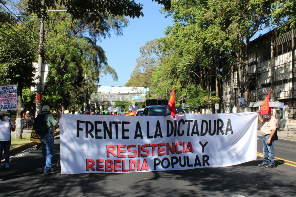 balam_acab's tweet photo. Estuvo muy colorido y con muchas representaciones sociales https://t.co/OFG9Oob5TT
