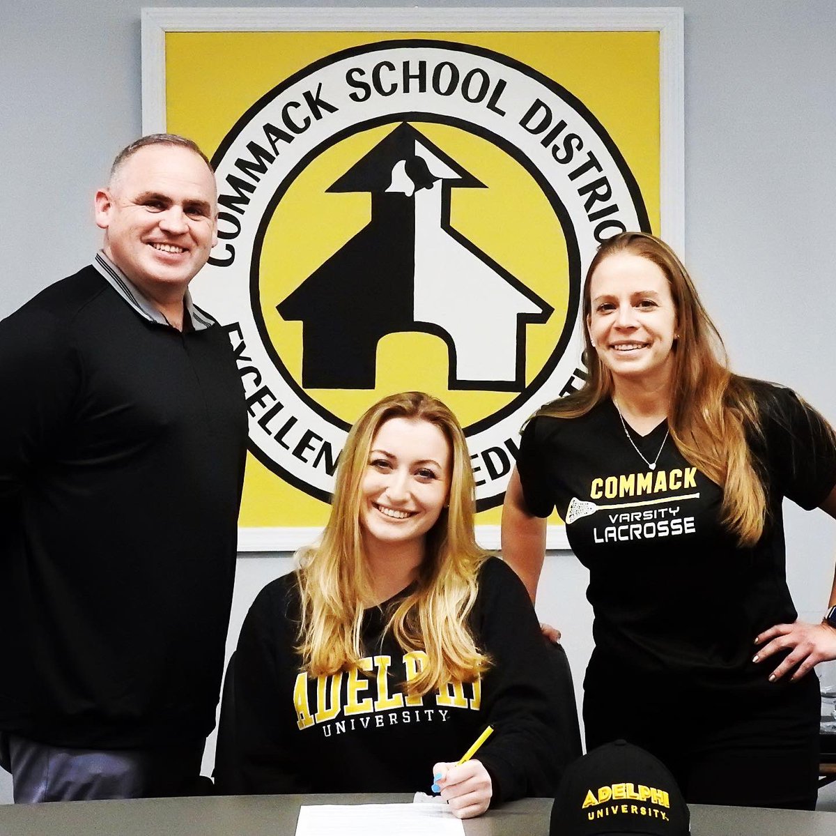 CommackGirlsLax's tweet photo. 📝 CONGRATULATIONS Sam D. And Sam P. on officially signing their National Letter of Intent to play college lacrosse. @LIUWLax @Adelphiwlax #womenslacrosse #studentathletes #classof2021 https://t.co/OXHLMP4daP
