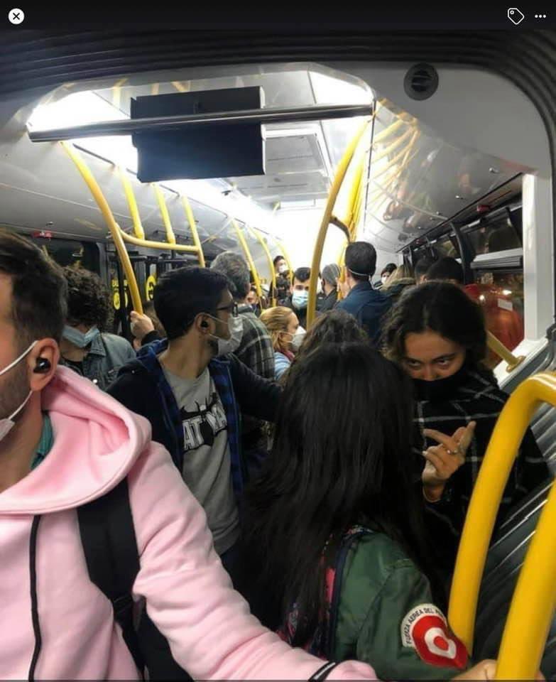 virgineke's tweet photo. Tengo una duda, ¿Este autobús a las 7.30 de la mañana es más seguro que la hostelería? https://t.co/o0ZDblsC0G