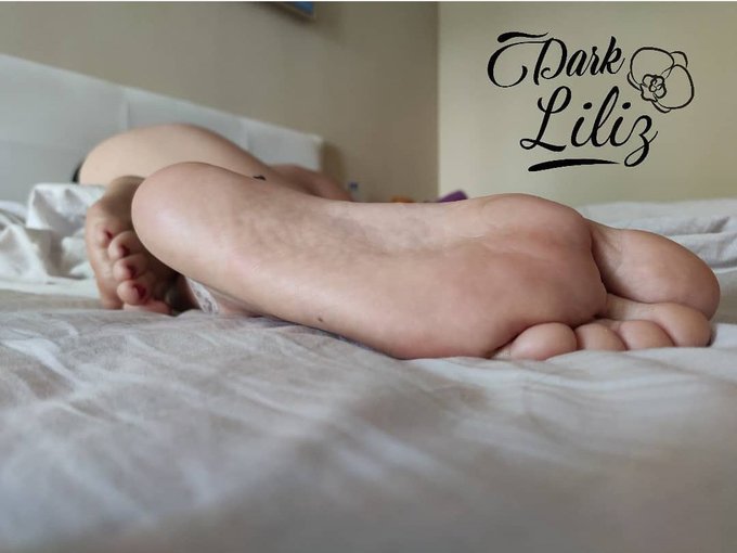 Hi guys 🖤 I'm basically death 😓 moving to another house is exhausting.. I need strong men with strong<a href="/tag/sexy"class="tags"><span>#sexy</span></a><a href="/tag/feetlovers"class="tags"><span>#feetlovers</span></a><a href="/tag/toes"class="tags"><span>#toes</span></a><a href="/tag/barefeet"class="tags"><span>#barefeet</span></a><a href="/tag/toeslovers"class="tags"><span>#toeslovers</span></a>