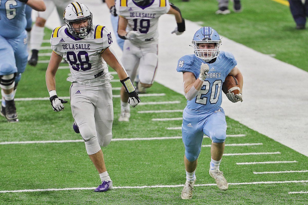 mulho2mj's tweet photo. Mona Shores leads Warren De La Salle, 13-0, at halftime of the MHSAA Div. 2 championship.

Photos so far: https://t.co/4MgyikRQBv https://t.co/sRnP3oGmtB