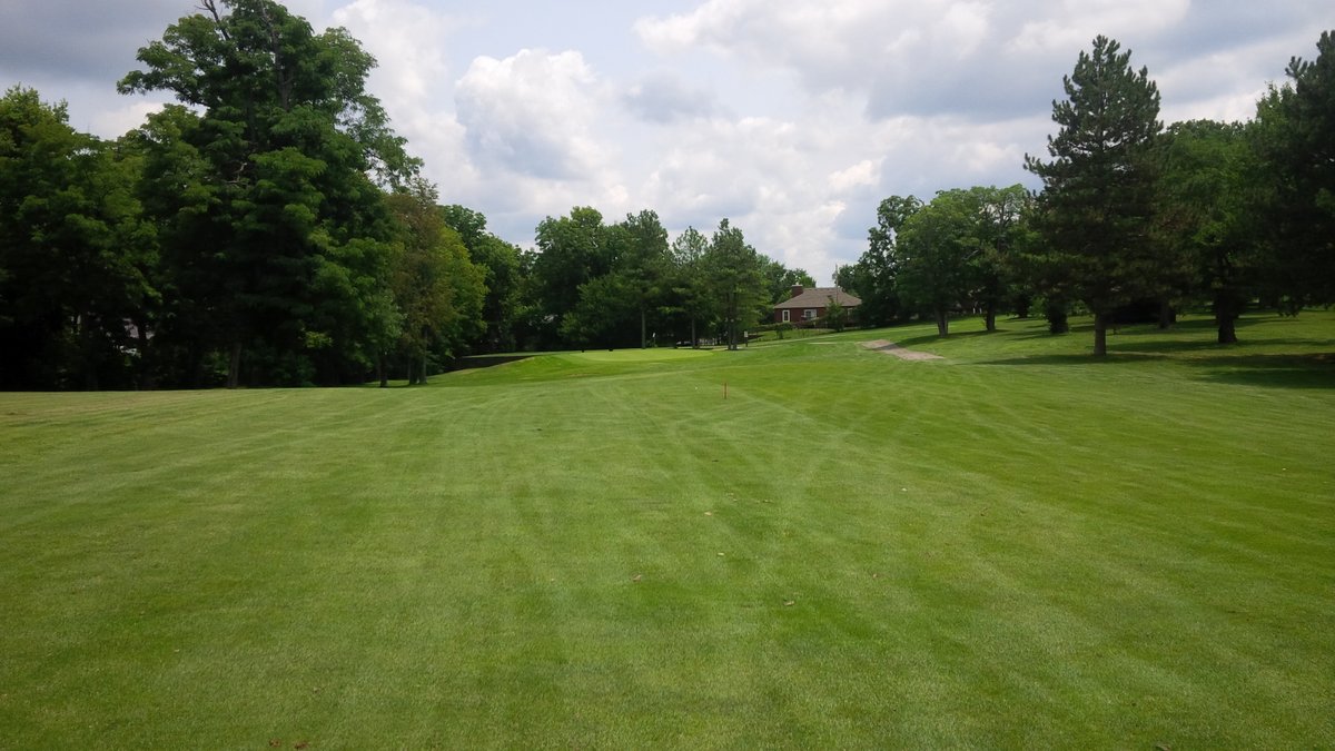 Tates Creek GC is the beginner's course in Lexington, a place to knock the ball around, figuring out how to hit it without many forced carries (but a decent amount of out-of-bounds). I can't putt the greens, despite 20+ years of trying, but a vigorous walk in the urban core15/