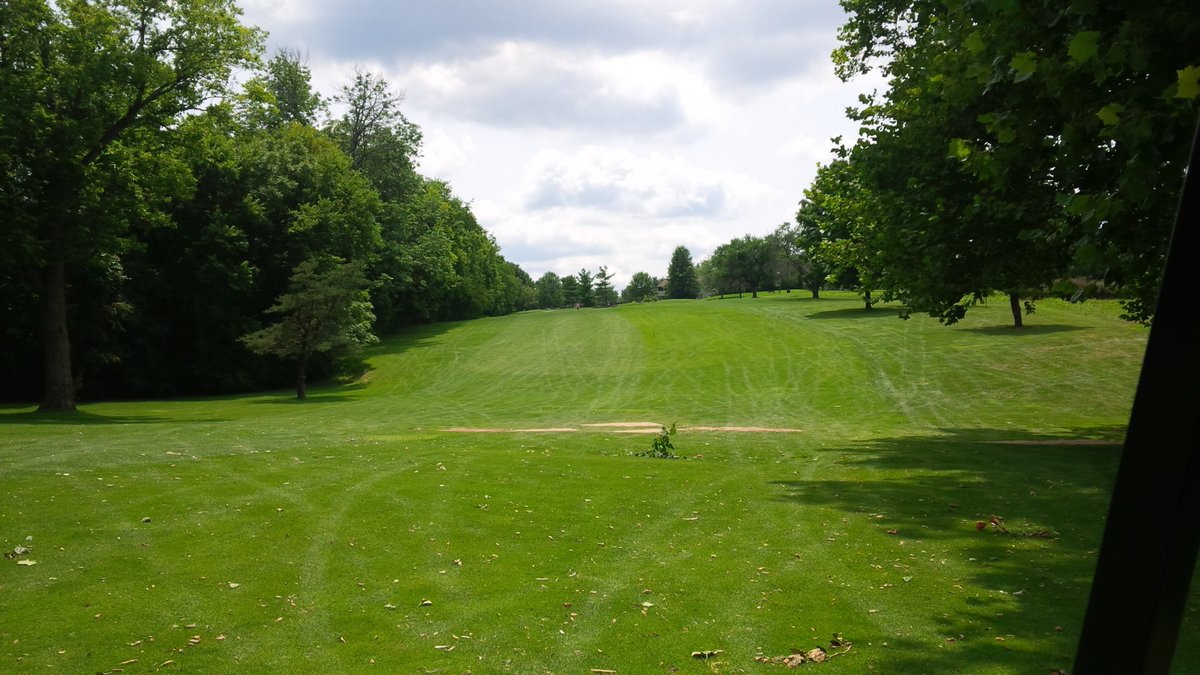 Tates Creek GC is the beginner's course in Lexington, a place to knock the ball around, figuring out how to hit it without many forced carries (but a decent amount of out-of-bounds). I can't putt the greens, despite 20+ years of trying, but a vigorous walk in the urban core15/