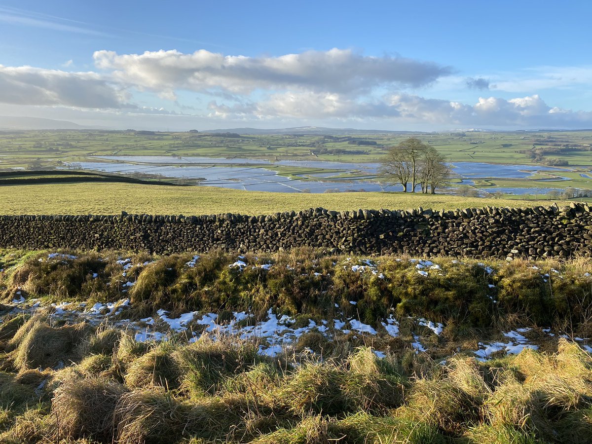 IvoriesStrings1's tweet photo. This weeks view as we escape from #zoomland for a few hours!!
#FridayFeeling #whennotteaching #timeout #lejog9 #Timeforme #lockdown2021 #yorkshiredales https://t.co/RP3a13WEPD