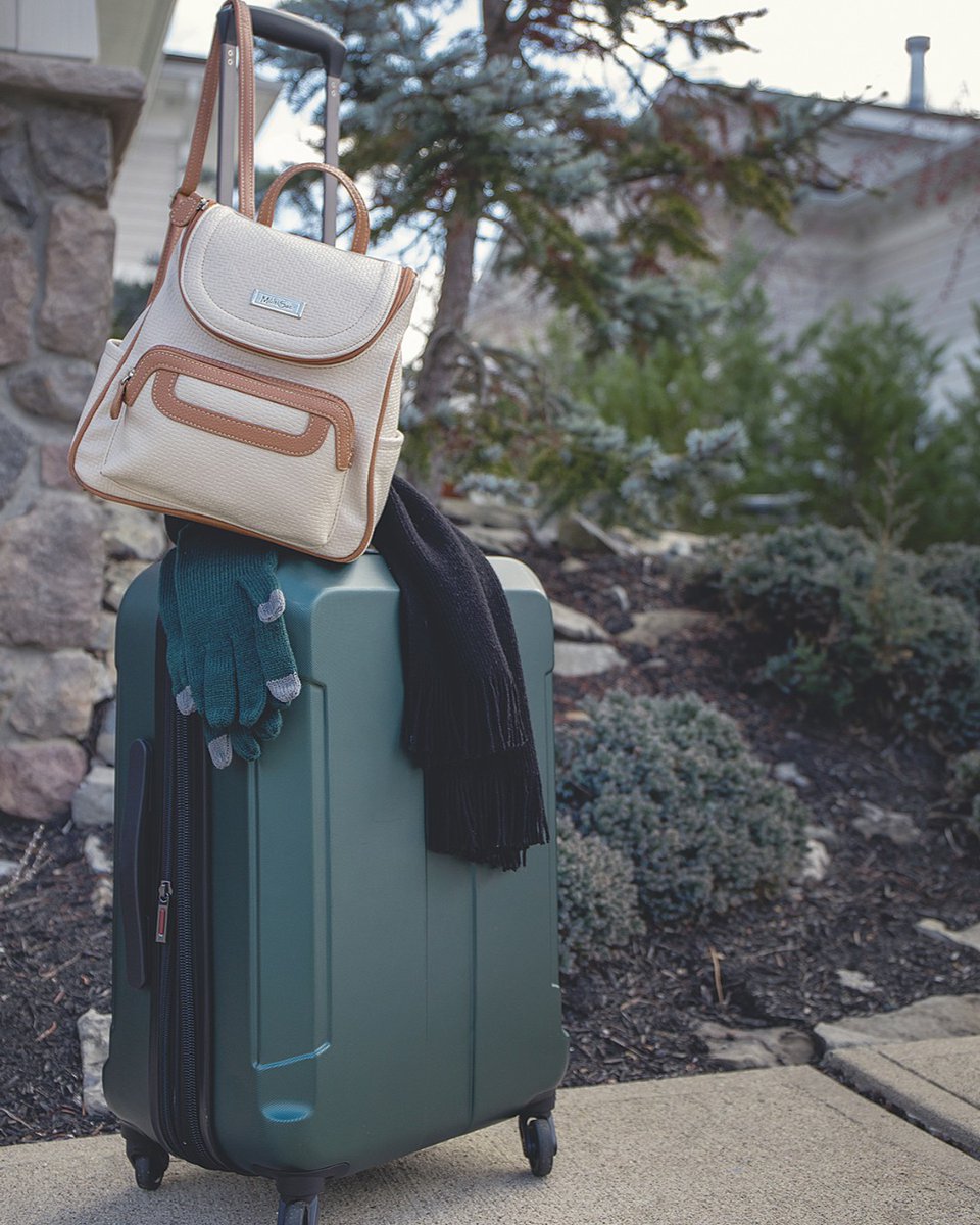 MultiSacBags's tweet photo. Suitcase to hold all of our clothes ✅
Major Backpack to hold everything else ✅
#MajorBackpack #WeekendTrip #WinterVacation #TGIF https://t.co/JVYtiRQCDx