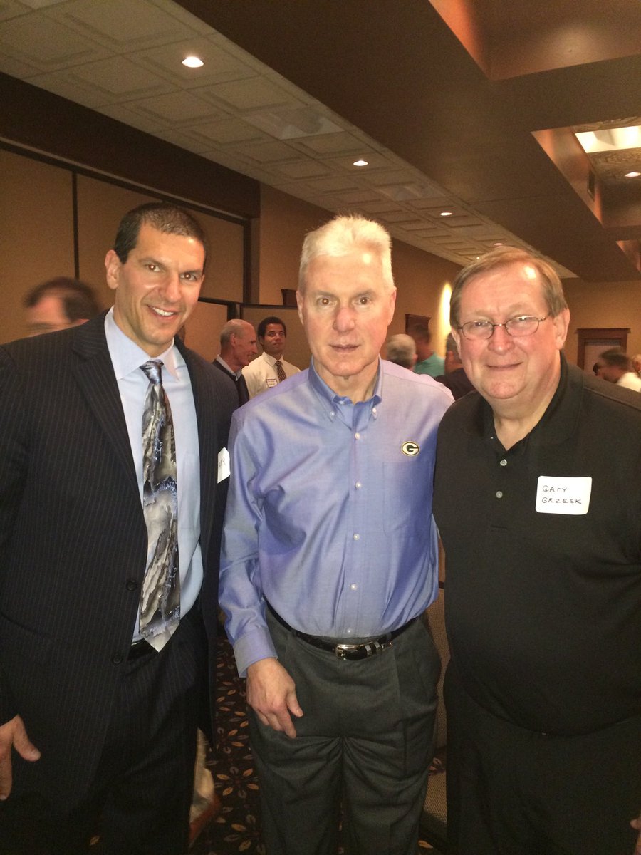 CoachGaryGrzesk's tweet photo. Thankful for the opportunity to have Ted Thompson speak at @SNCMensBB Steak Fry. Was a great storyteller, very funny, and generous with his time. @packers https://t.co/dqyfgXH1Bh