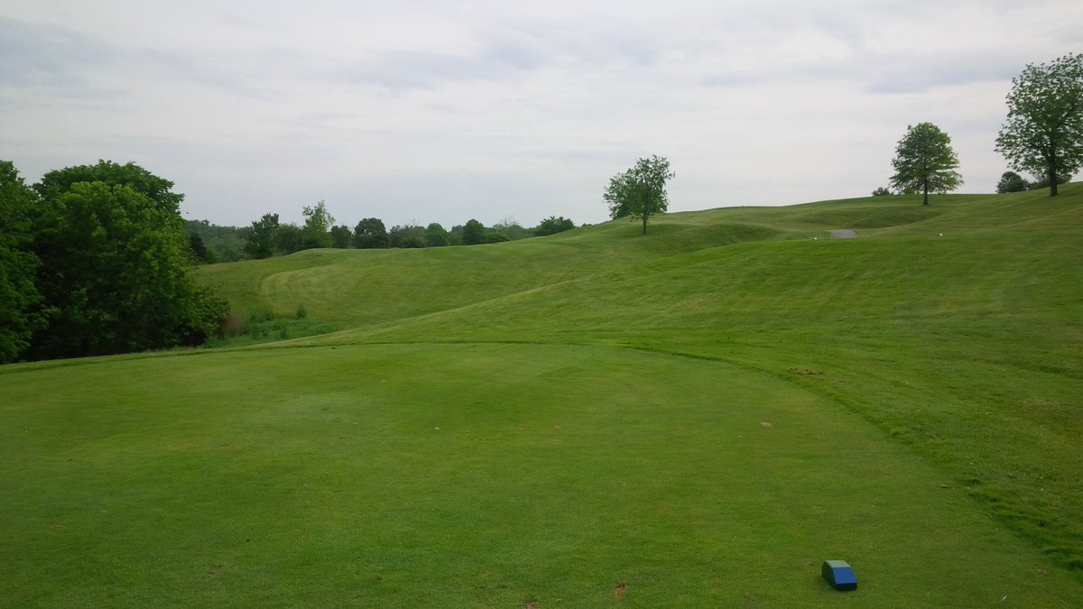 Gibson Bay is a municipal golf course that is destination quality. Hulking, draped over great, rolling hills, this Hurdzan design never disappoints. If it were 20 minutes closer, I'd play it a couple of times per month. Big greens, tough sight-lines, brilliant. 16/