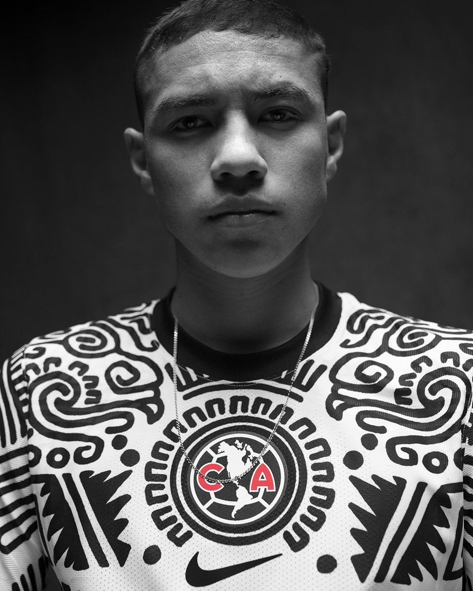 nikefootball's tweet photo. The new @ClubAmerica 3rd kit is inspired by the Eagle Warrior and features detailed eagle motifs that embody the team’s fighting spirit &amp; nickname – Las Águilas.

The new kit &amp; collection is available in select countries.

🦅: https://t.co/XOEKEaclhC

#NikeFootball #SomosAmerica https://t.co/dJD6DXGdjK