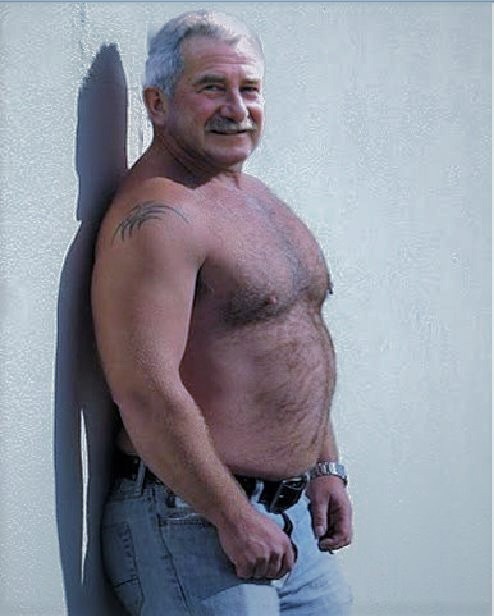 Big dick daddy. Дэдди Беар. Олд дадди мен. Silver Daddy. Silver grandpa Bear.